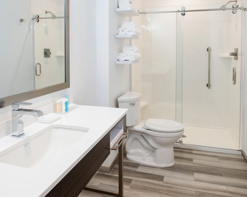 Hampton Inn Petaluma - 3 Nights