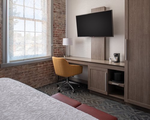 Hampton Inn Petaluma - 3 Nights