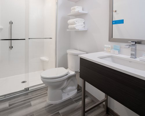 Hampton Inn Petaluma - 3 Nights