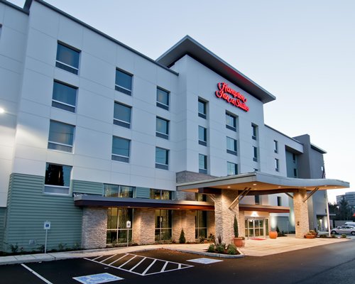 Hampton Inn &amp; Suites...