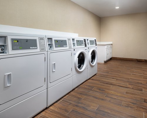Hampton Inn Oakhurst Yosemite - 5 Nights