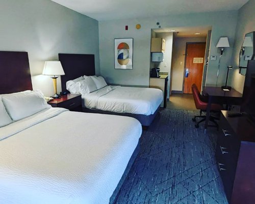 Holiday Inn Express Hotel &amp; Suites- North