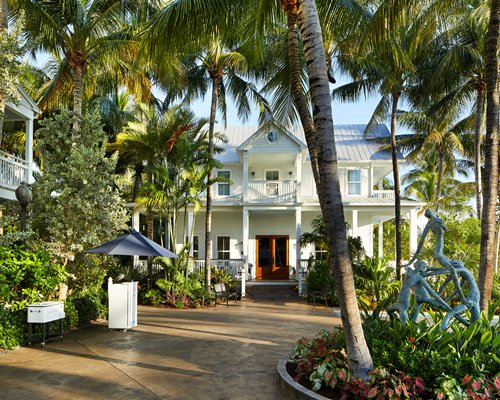 Parrot Key Hotel &amp; V...