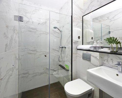 Hotel BOSS - 4 Nights