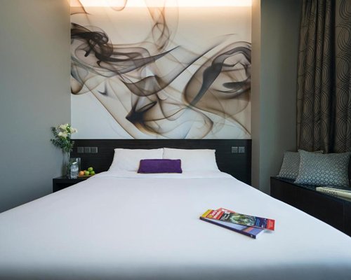 V Hotel Lavender - 3 Nights