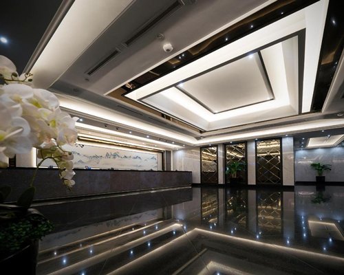 V Hotel Lavender - 4 Nights