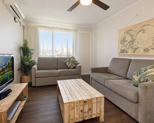 Golden Leaf - Rental