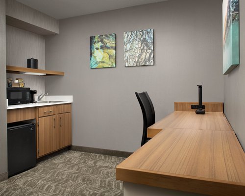 SpringHill Suites Boise Parkcenter - 5 Nights