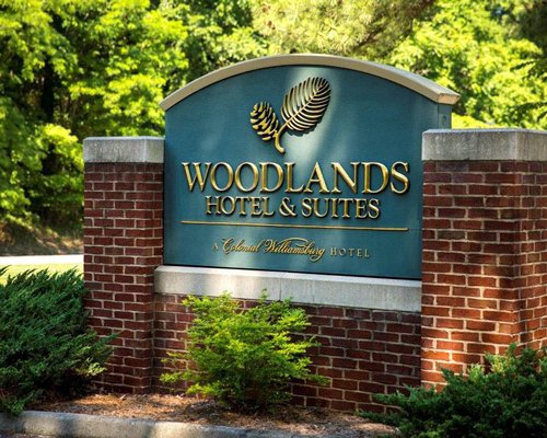 Williamsburg Woodlands Hotel & Suites
