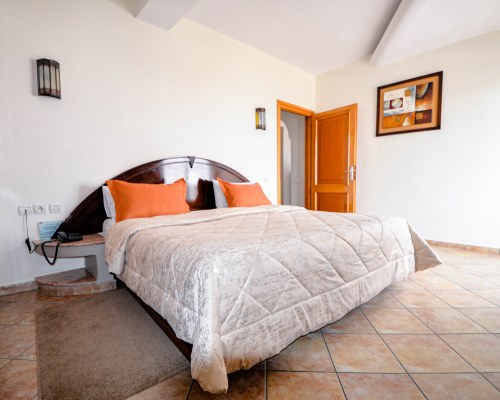 Intouriste Hotel & Suites