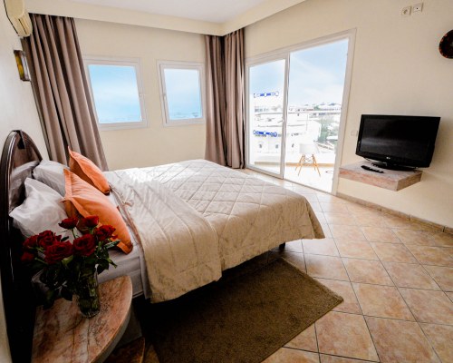 Intouriste Hotel & Suites