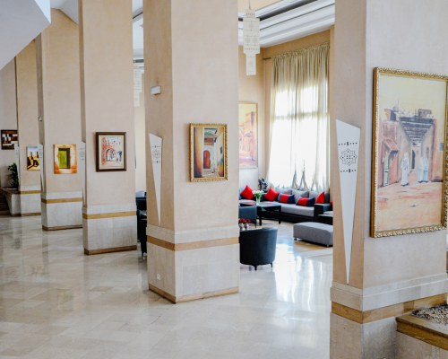 Intouriste Hotel & Suites