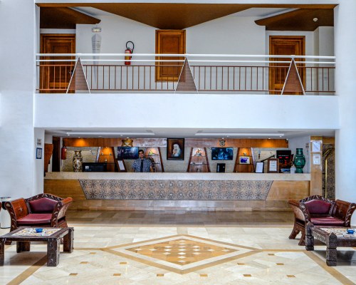 Intouriste Hotel & Suites