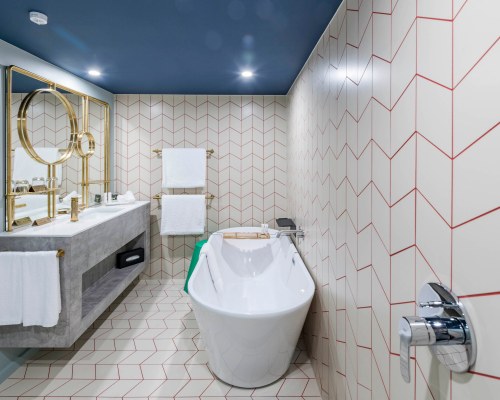 Naumi Auckland Airport Hotel - 4 Nights