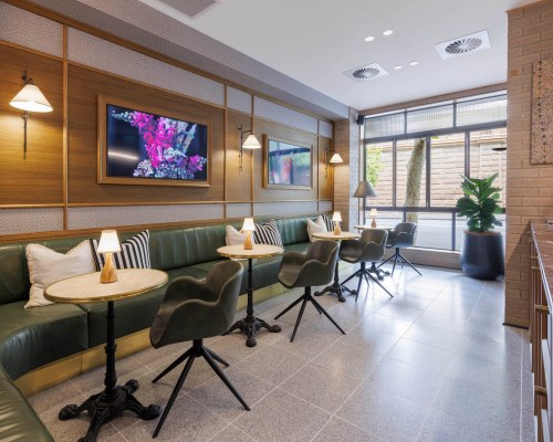 202 ELIZABETH HOTEL - 3 Nights