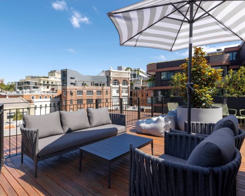 202 ELIZABETH HOTEL - 3 Nights