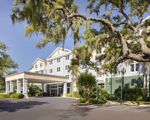 Hampton Inn &amp; Suites...