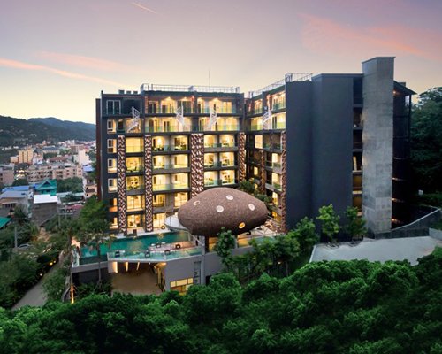 Emerald Terrace Condominium Resort - 3 Nights