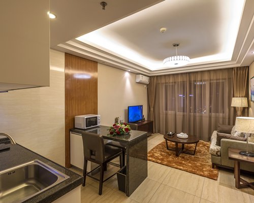 Qinhuangdao Jinjiang Peninsula Season Apartment Hotel - 4 Nights