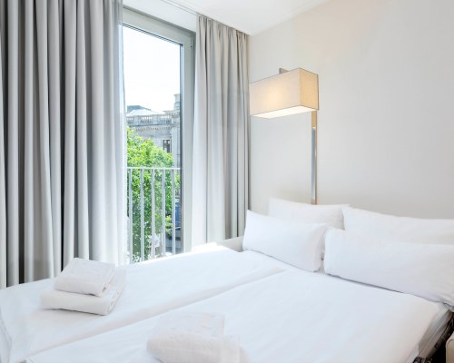 NH Checkpoint Charlie B&B - 3 Nights