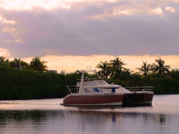 Catamaran-in-Lagoon-2