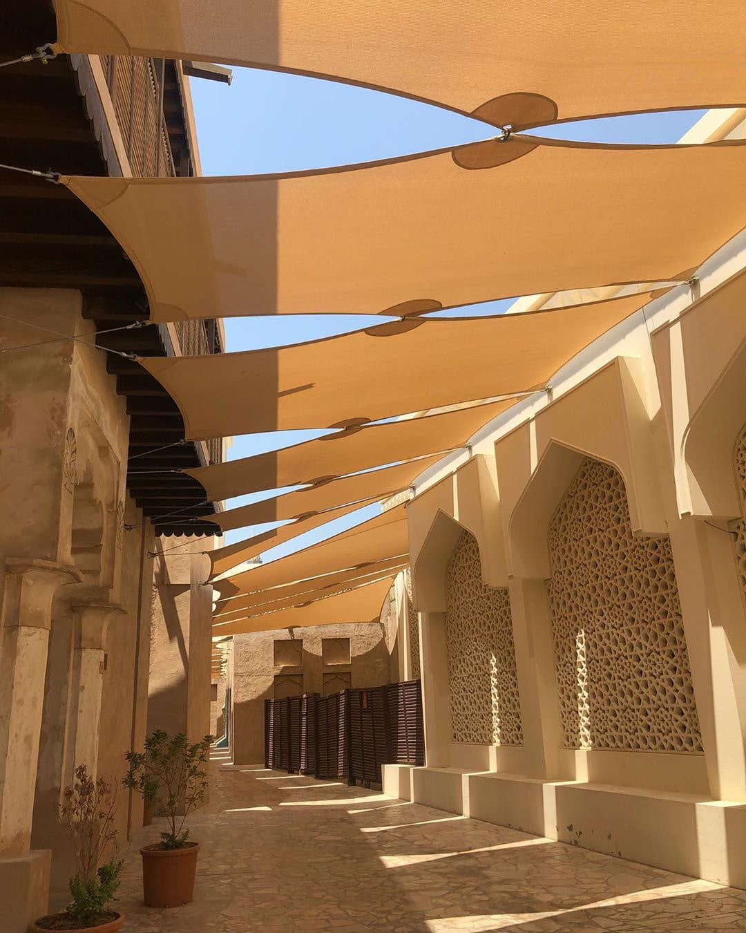 Wander down the nostalgia lane at Al Fahidi Historical Neighbourhood, offering a glimpse into the old Dubai. 