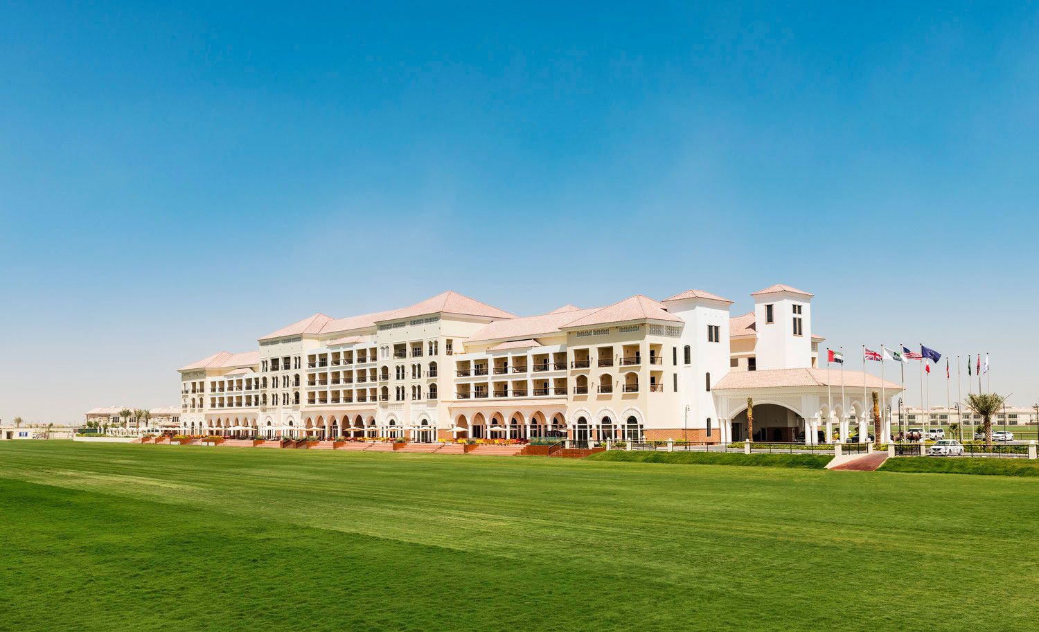 The 149-suite Al Habtoor Polo Resort is nestled amid lush, manicured green polo fields in the heart of Dubailand. 