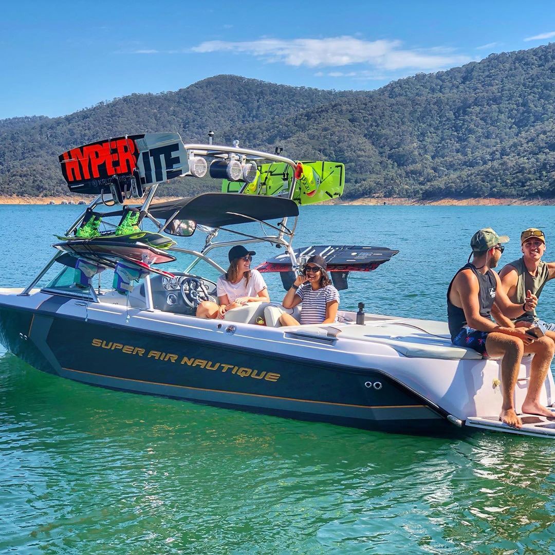With national parks surrounding Lake Eildon, families can rent a boat and head out further into the lake to enjoy the views. 