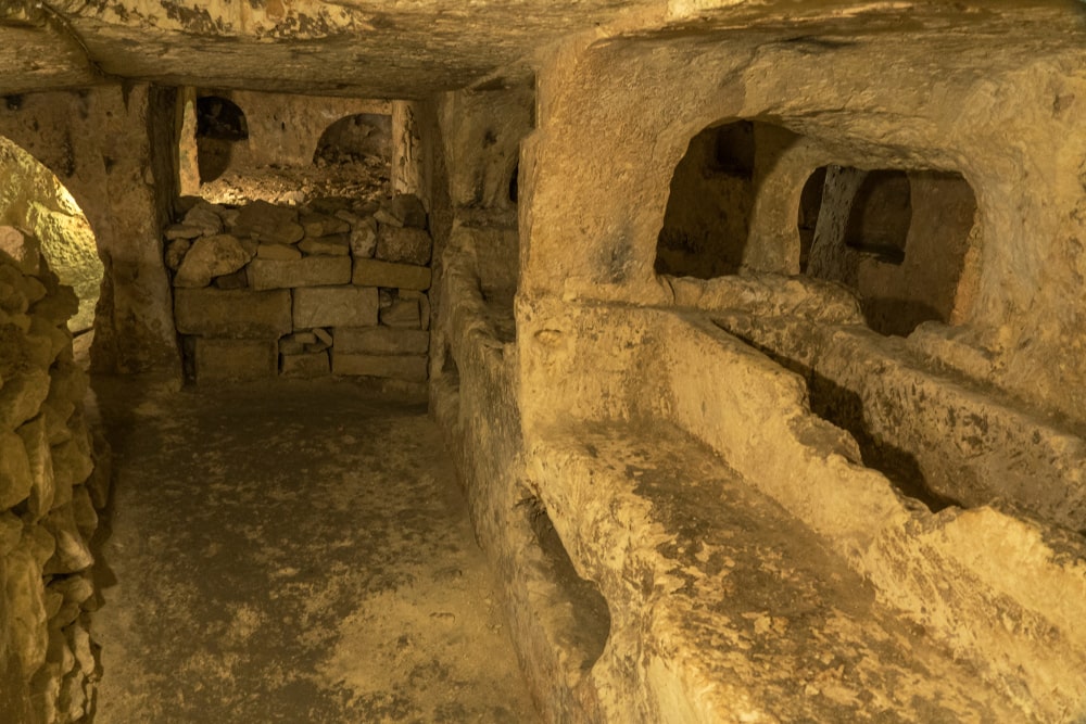 Walk through labyrinths and uncover secrets in this archaeological treasure of the Catacombs.